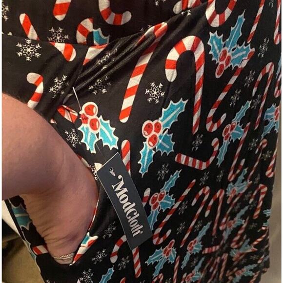 Sz L Large • ModCloth Mod Cloth Candy Cane Holiday Christmas Skirt w/ Pocket NWT - Picture 7 of 7